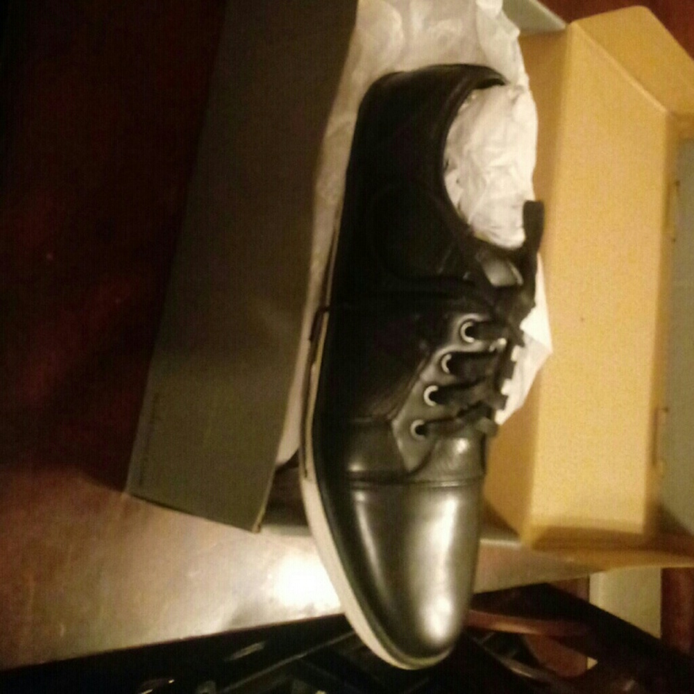 Men shoe sneakers